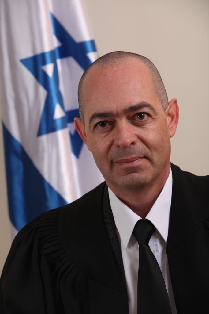 הרשם צחי אלמוג