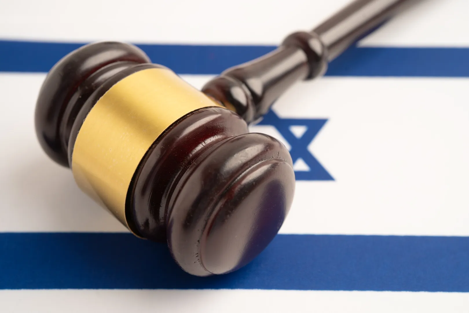 בית המשפט גזר מאסר על תנאי לאם לחמישה שדרסה הולך רגל במעבר חצייה בשל הודאתה המיידית ועברה התעבורתי המקל