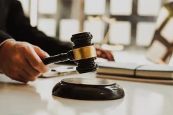 חייל צעיר בבית משפט בעבירת סמים